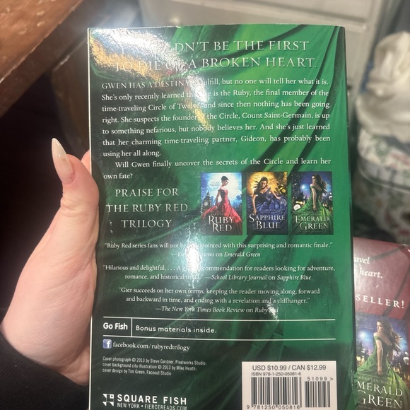 Ruby Red Trilogy Boxed Set - Picture 6 of 6